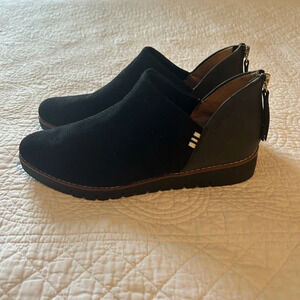 Dr. Scholls Black and Gray Shoes